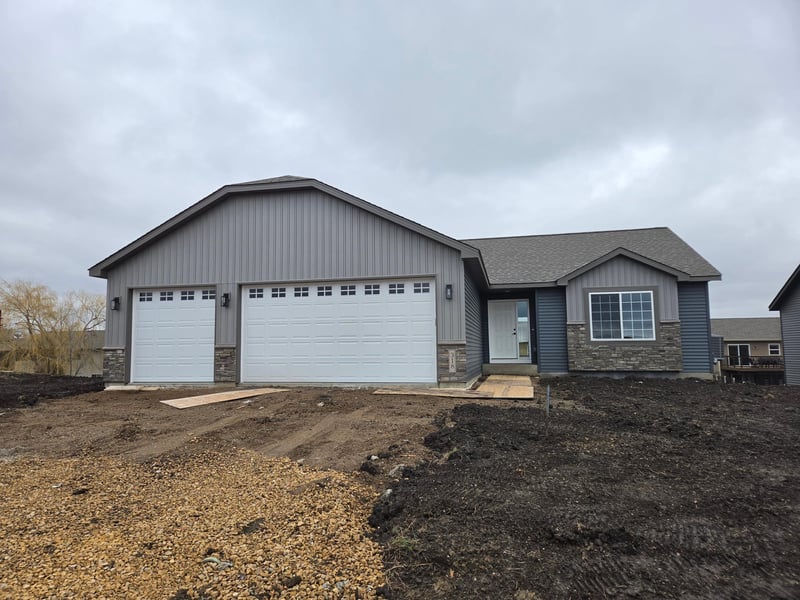 318 Falcon Rn, Eagle Lake, MN 56024