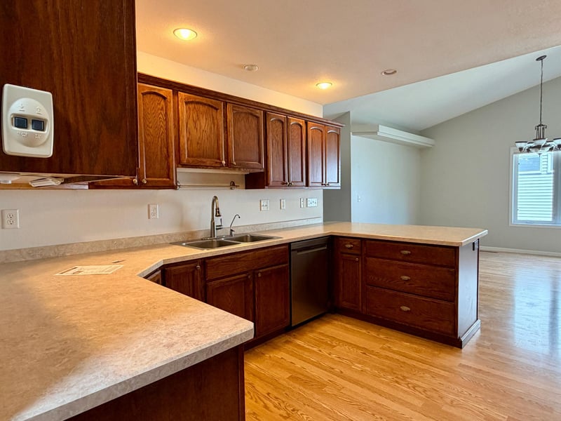 826 N Mckay Ave NE, Alexandria, MN 56308