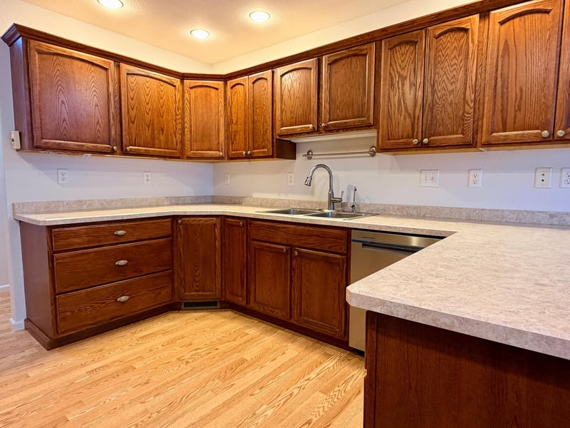 826 N Mckay Ave NE, Alexandria, MN 56308