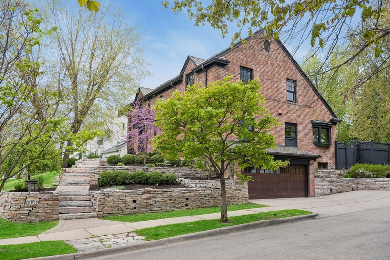 4900 Sunnyside Rd, Edina, MN 55424