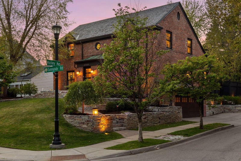 4900 Sunnyside Rd, Edina, MN 55424