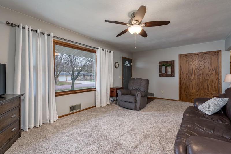 507 2nd Ave SE, Mapleton, MN 56065