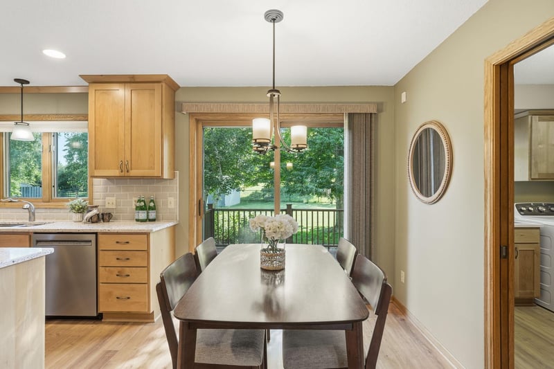 2222 Parkview Ln, Woodbury, MN 55125