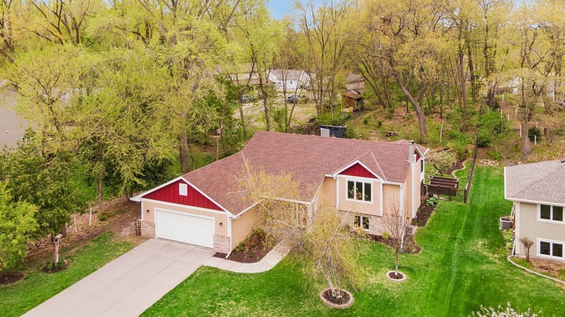 4174 Kaitlin Dr, Vadnais Heights, MN 55127