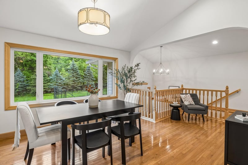 719 Spring Creek Cir, Mendota Heights, MN 55118