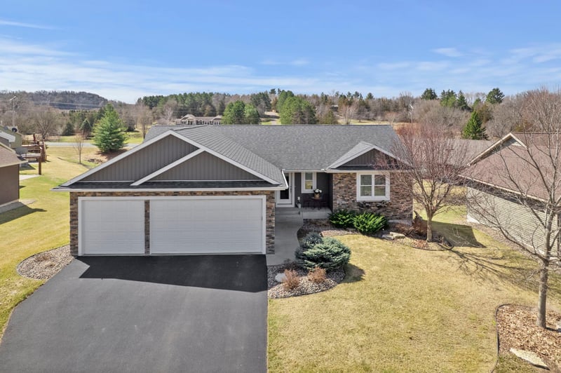 334 Kamloops Pl, River Falls, WI 54022
