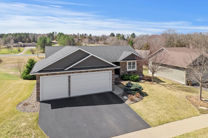 334 Kamloops Pl, River Falls, WI 54022