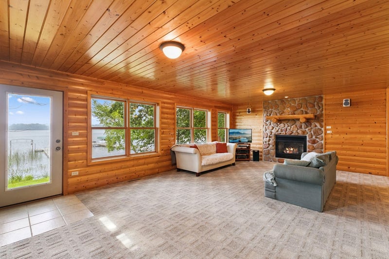 10215 Amery Ave NW, Monticello, MN 55362