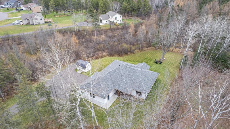 59 E Riverside Rd, Esko, MN 55733