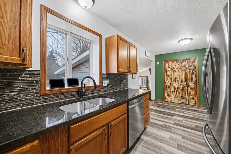 510 N Montgomery Ave, Le Center, MN 56057