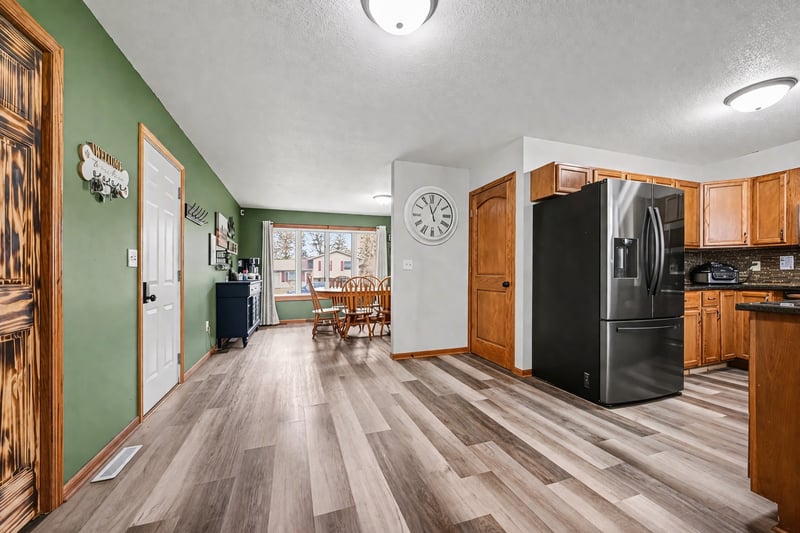 510 N Montgomery Ave, Le Center, MN 56057