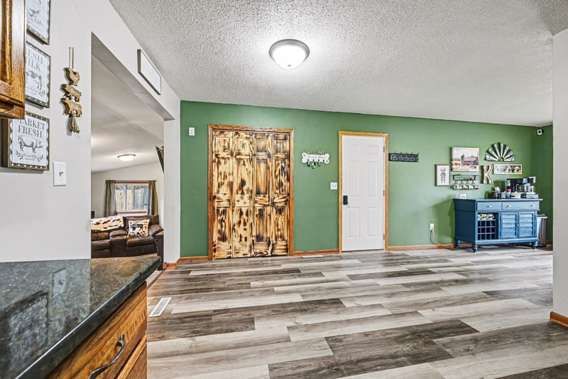 510 N Montgomery Ave, Le Center, MN 56057