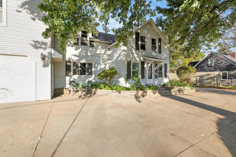 412 Prairie Ave, Faribault, MN 55021