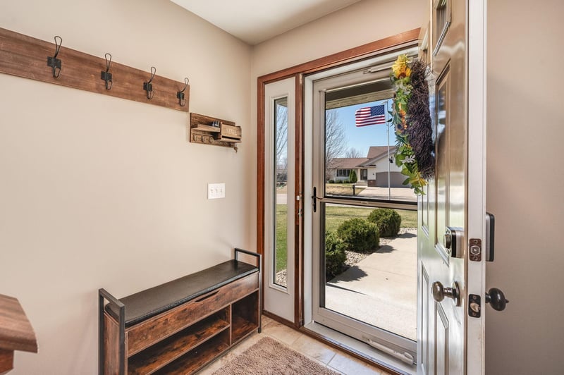 403 Perry St, Eagle Lake, MN 56024