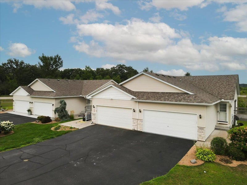 38260 Explorer Cir, North Branch, MN 55056