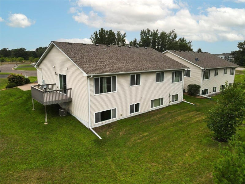 38260 Explorer Cir, North Branch, MN 55056