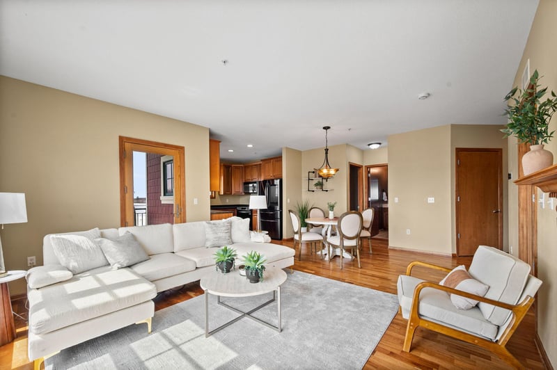 4100 Spring St #314, Spring Park, MN 55384