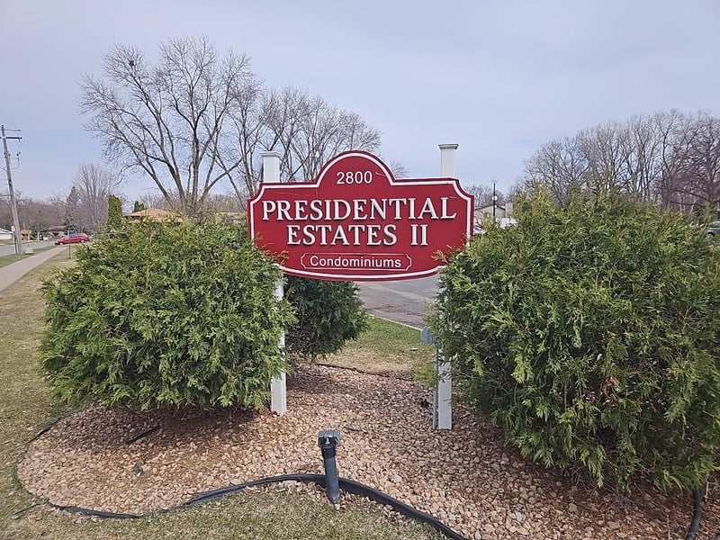 2800 Hillsboro Ave N #307, New Hope, MN 55427