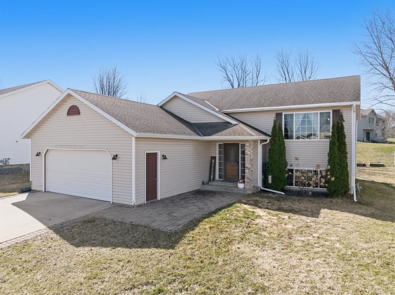 604 4th St NE, Byron, MN 55920