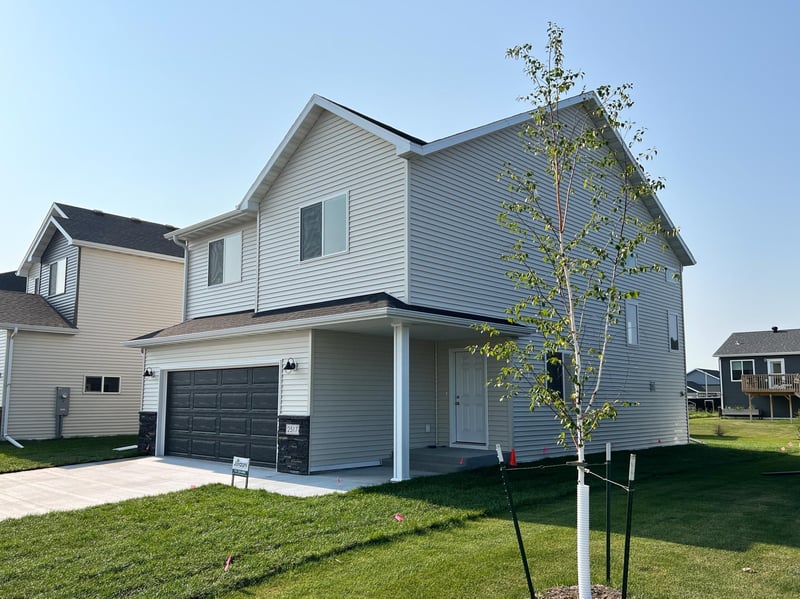 2517 36th Ave S, Moorhead, MN 56560