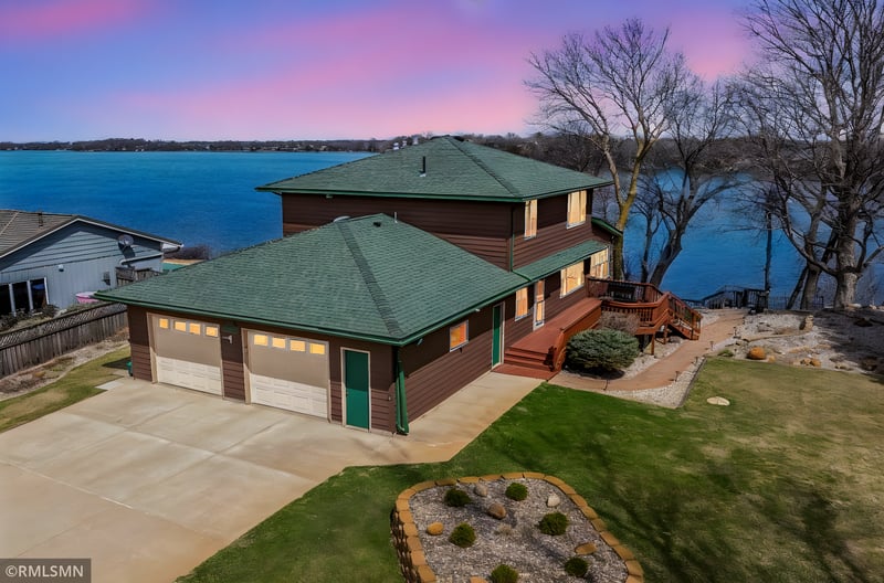3800 Sioux Ln, Madison Lake, MN 56063