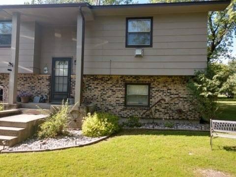 105 Valley View Rd, Karlstad, MN 56732
