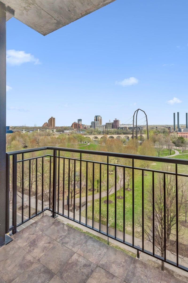 215 10th Ave S #708, Minneapolis, MN 55415