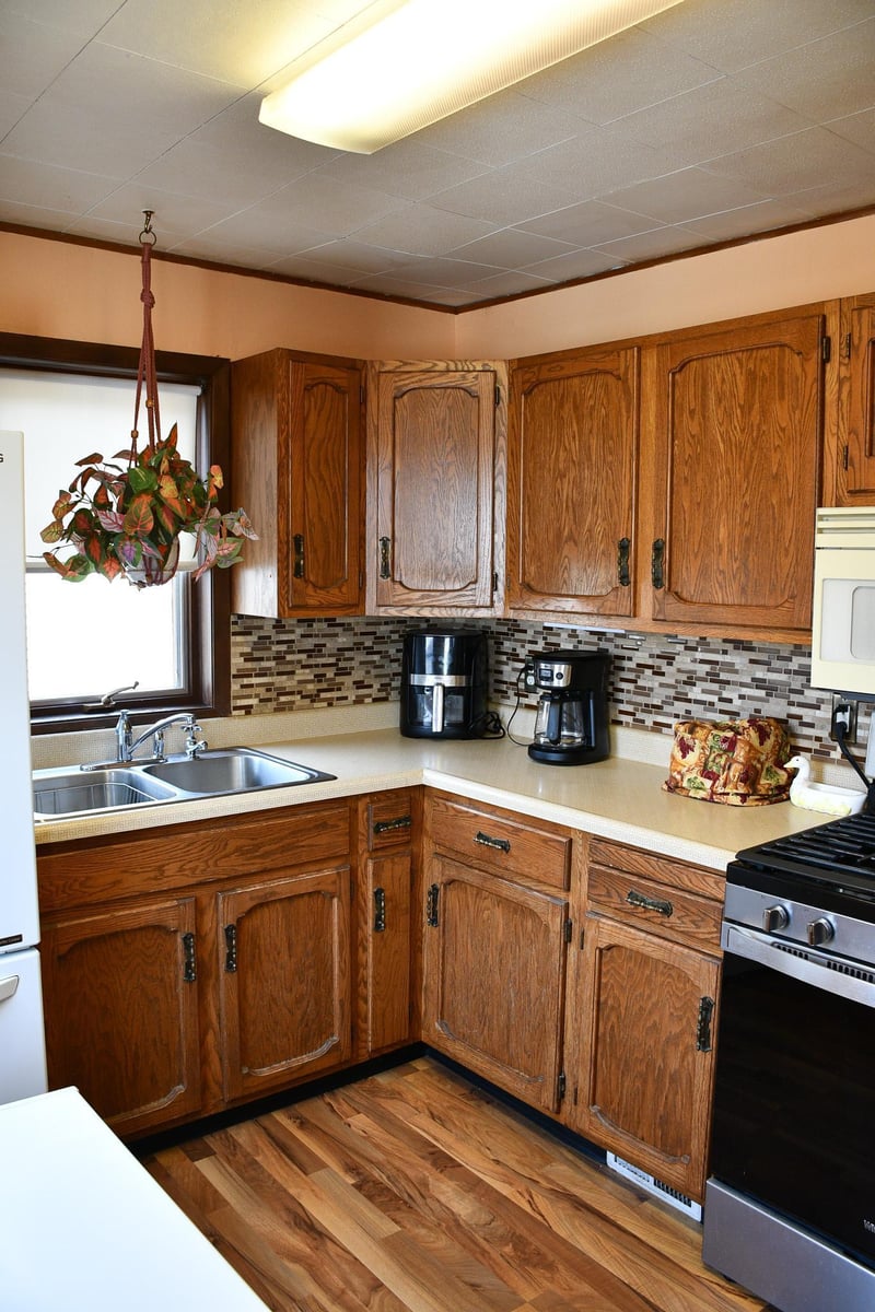 1539 Dover St, Worthington, MN 56187