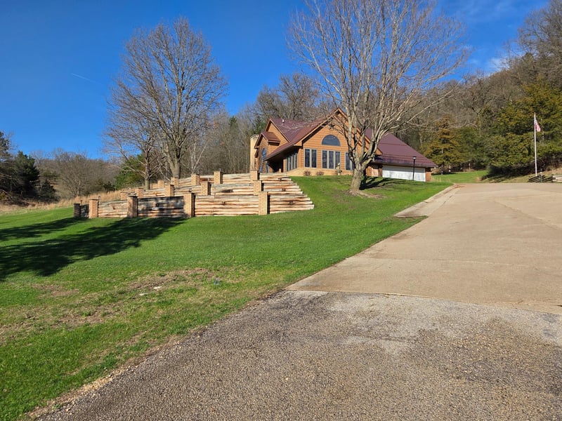 100 Oak Knoll Dr, Rushford, MN 55971