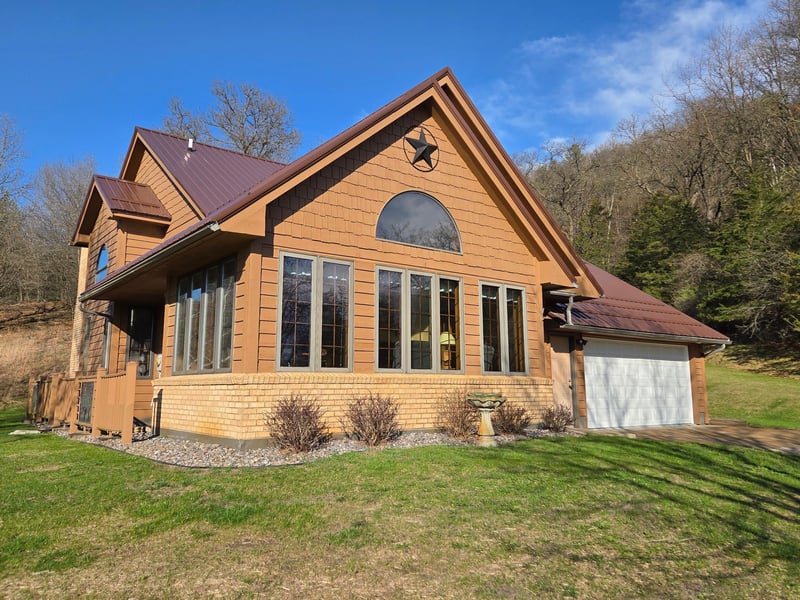 100 Oak Knoll Dr, Rushford, MN 55971