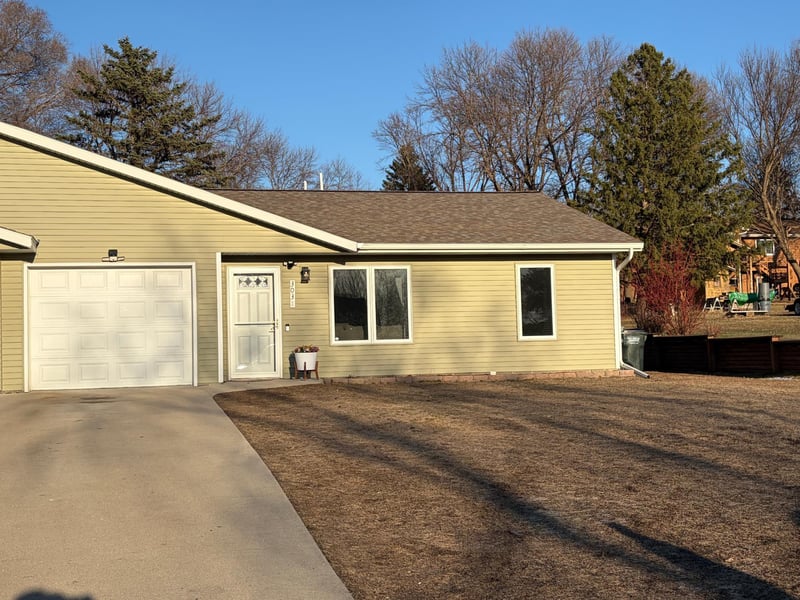 303 Quince St SW #B, New London, MN 56273