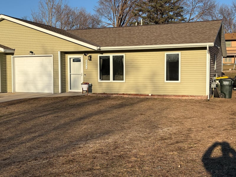 303 Quince St SW #B, New London, MN 56273