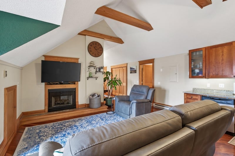 1936 Aldrich Ave S #E301, Minneapolis, MN 55403