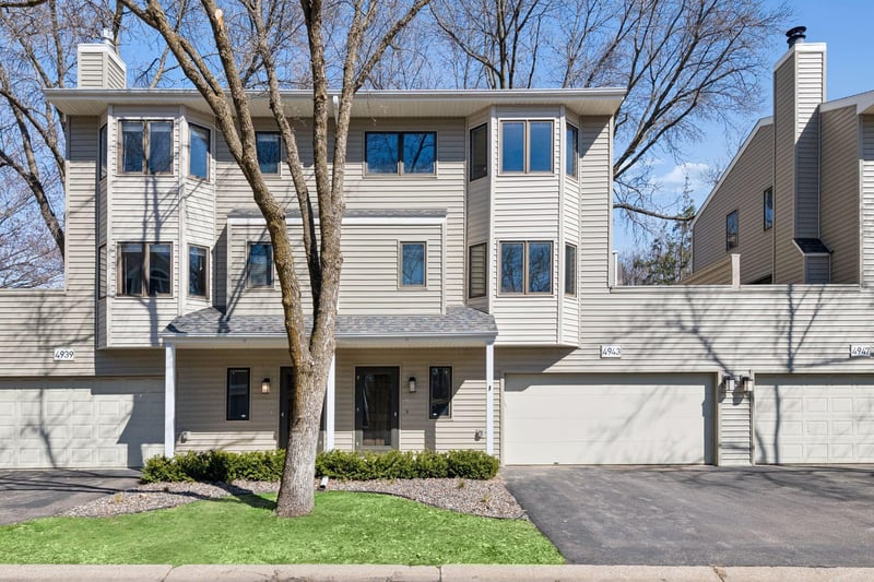 4943 Bayswater Rd, Minnetonka, MN 55345