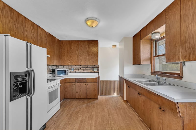 108 Birch St E, Saint Joseph, MN 56374