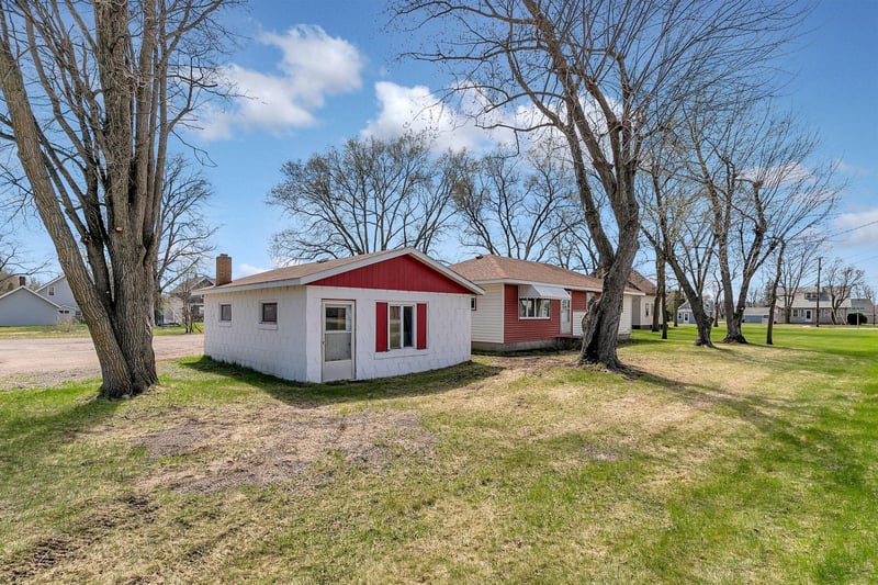 108 Birch St E, Saint Joseph, MN 56374