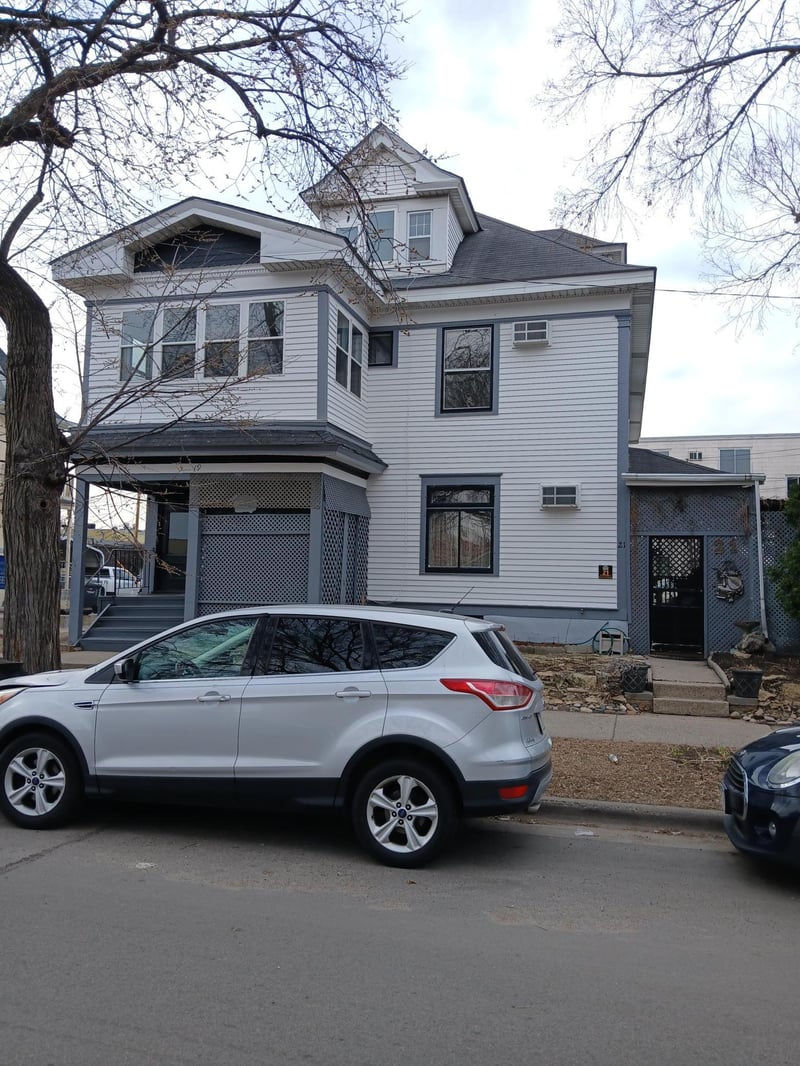 19 W 25th St, Minneapolis, MN 55404