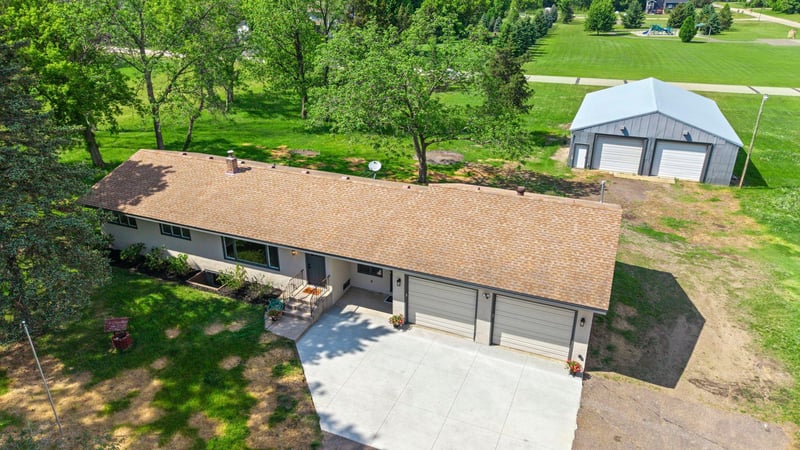 2961 201st Ave NW, Oak Grove, MN 55011