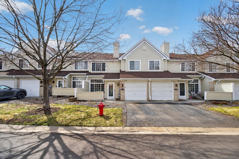 15345 Greenhaven Ln #110, Burnsville, MN 55306