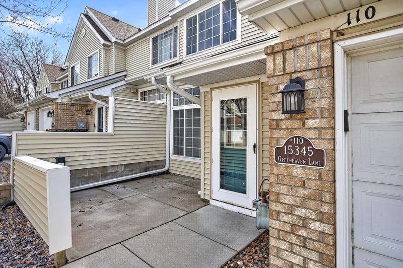 15345 Greenhaven Ln #110, Burnsville, MN 55306