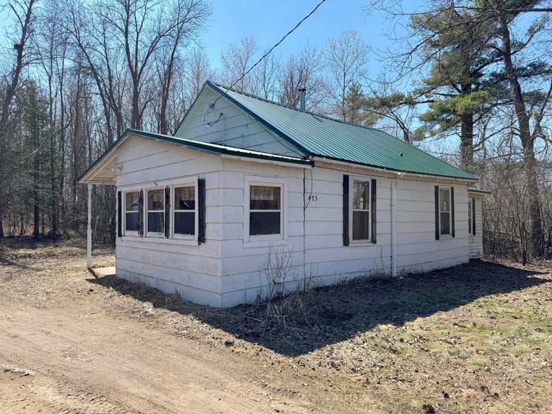 475 3rd Ave S, Isle, MN 56342