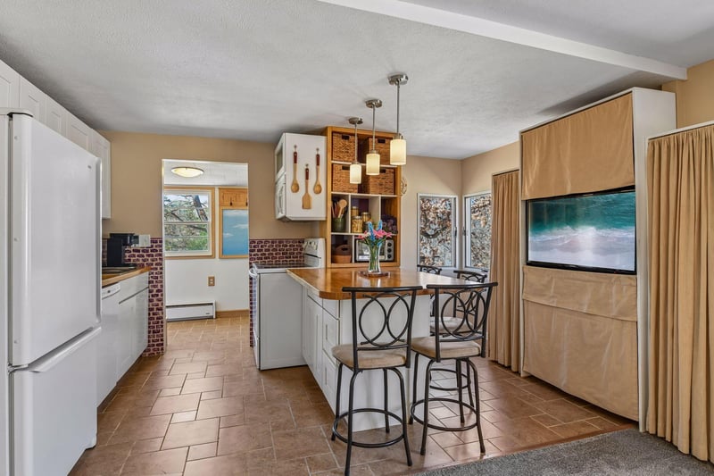 2417 Ford Rd, Hopkins, MN 55305