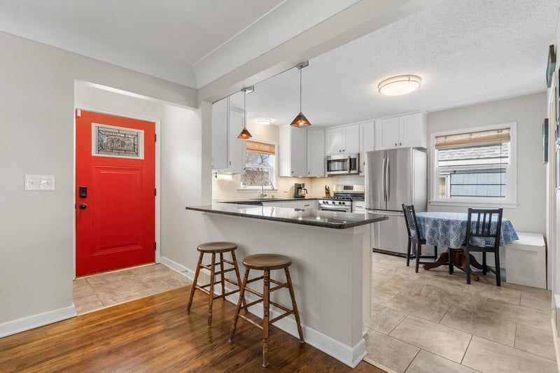 21 Russell Ave S, Minneapolis, MN 55405