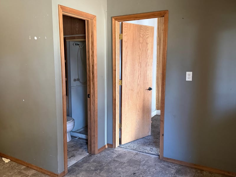 125 N 2nd St, Eagle Lake, MN 56024