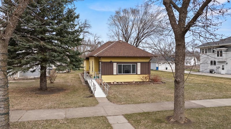 210 Haarfager Ave N, Canby, MN 56220