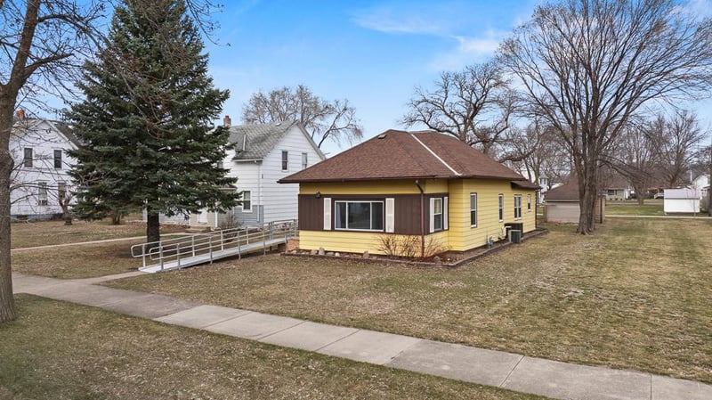210 Haarfager Ave N, Canby, MN 56220