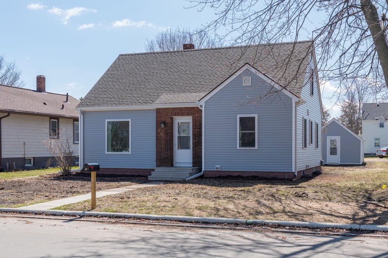 604 W Brooks St, Arlington, MN 55307
