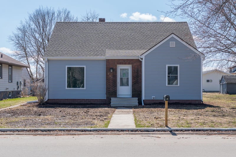 604 W Brooks St, Arlington, MN 55307