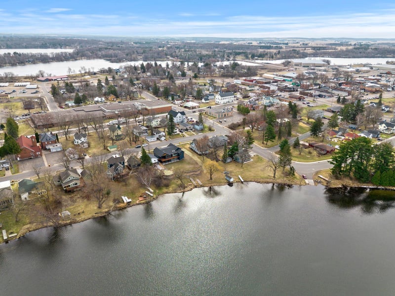 1515 3rd Ave, Cumberland, WI 54829