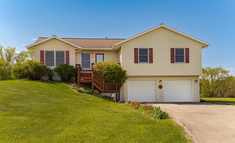 210 Zenith St, Lanesboro, MN 55949